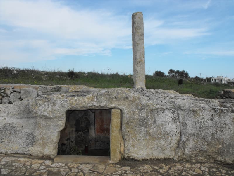 MENHIR E CRIPTA DI SAN PAOLO - GIURDIGNANO - foto 2